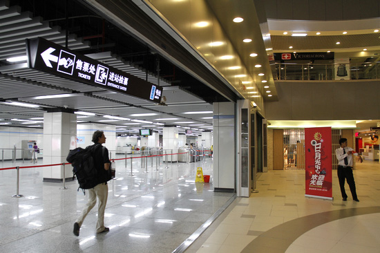 最中心地带开门迎客,轨交9号线打浦桥站的4个出入口全部位于日月光