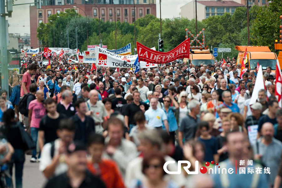 德国柏林举行“五一”节抗议游行德国总理朔尔茨(组图)