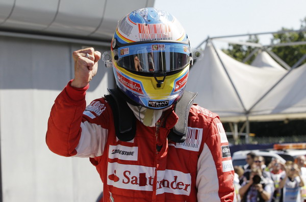 图文:f1意大利站排位赛 挥拳庆胜利