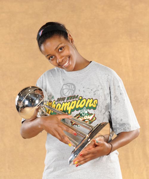 图文：风暴队夺WNBA总冠军 里特尔很高兴