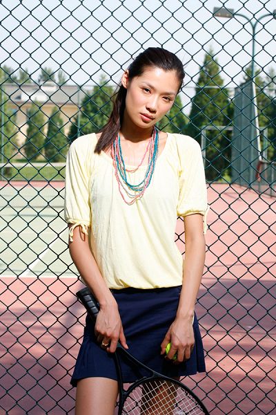 组图:俊男美女演绎低碳网球 尽情享受绿色快乐