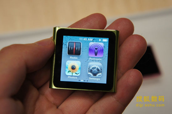 小巧的iPod Nano