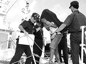 揭秘渔船事件:中国船员被要求签字才能回国(图