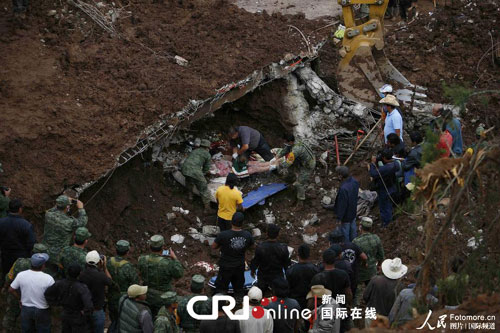 组图:墨西哥严重泥石流导致山体滑坡数百人被埋