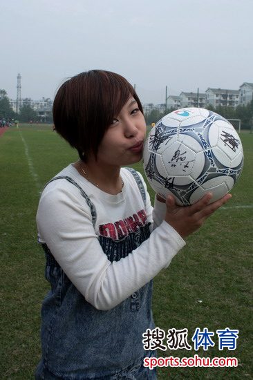 裤袜:湖北预备队助兴幻灯夺冠老友相见乐开怀蕾丝美女美女写真图片