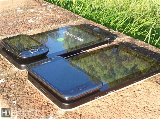 三星Galaxy Tab平板机TFT显示屏户外实测