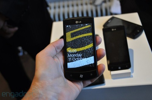 顶级处理器WP7旗舰 LG Optimus 7真机赏 