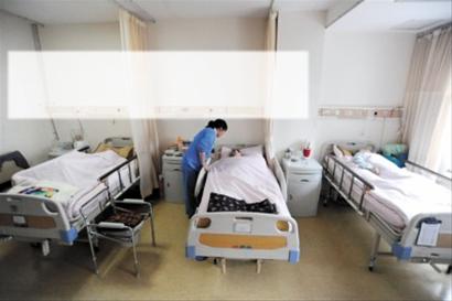 上海医院赖床养老多 护理院床位排到2013年(图