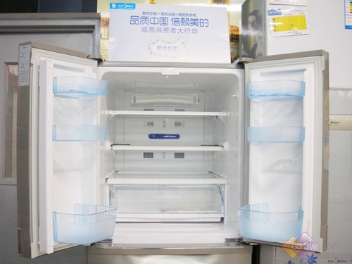 美的六门冰箱不足6000元 高端更实惠