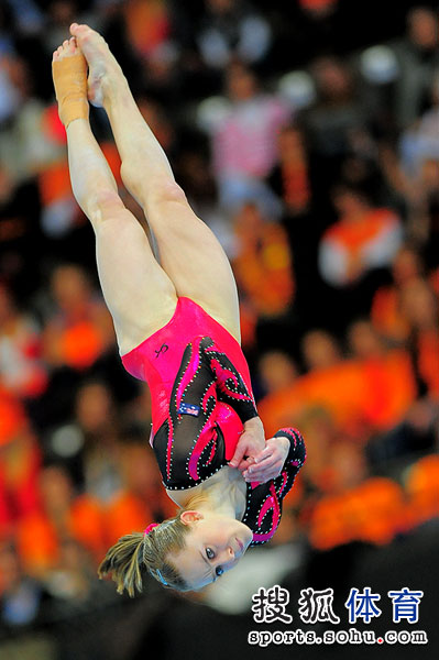 图文:世锦赛女子自由操决赛 米切尔空中倒立-搜狐体育; 组图:澳洲美女