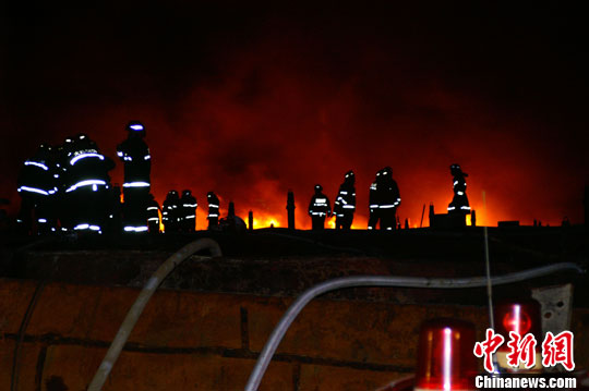 国内新闻 大连湾爆炸 大连新港爆炸图片