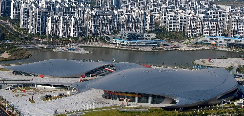 图文:鸟瞰亚运城 空中拍摄的亚运综合体育馆