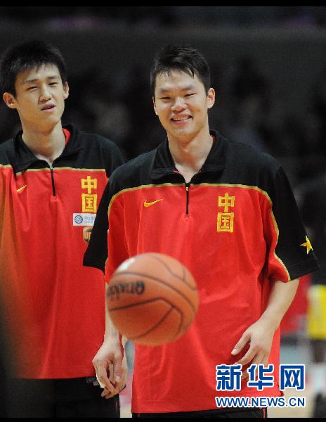 热身赛 中国男篮胜美国明星篮球队