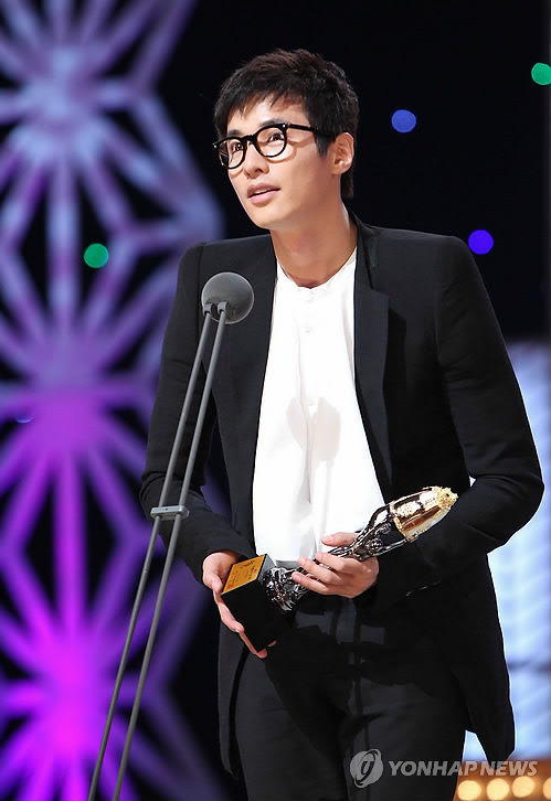 元彬刚刚夺得大钟奖最佳男演员。