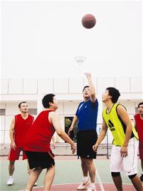 图文:湖北日报传媒集团篮球队与武汉体育中心