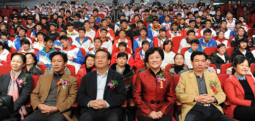 第五届贵州省家庭文化艺术节颁奖晚会在贵阳举