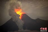 印尼火山喷发罹难者将被集体埋葬 机场暂时关闭