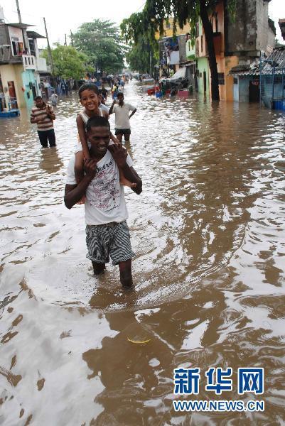 斯里兰卡首都遭遇18年来最强降雨(组图)