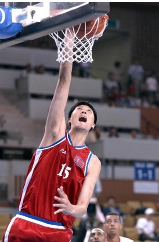 亚洲十大篮球巨人:中国军团占六席 姚明排第五