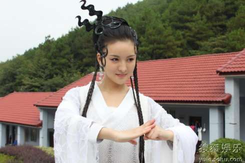 近日,《聊斋三》在春城昆明再次热映,在《聊斋三》之《画壁》单元中出