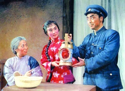 1964年全国京剧现代戏会演时的《红灯记》,李玉和由李少春扮演.