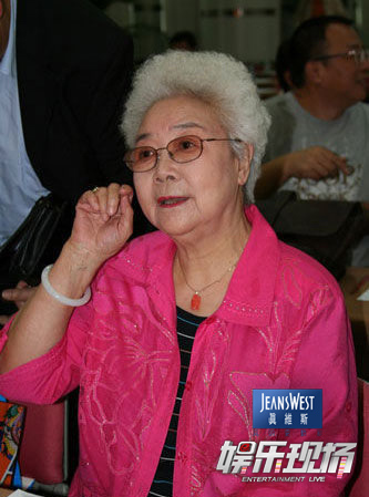 田华80岁为孙子配戏 利用各种机会为孙子铺路(图)