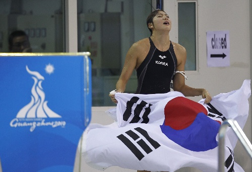 (亚运会)(8)游泳--韩国选手郑达莱女子200米蛙
