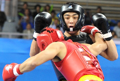 (亚运会)(4)武术——男子散手70公斤级:中国选手张勇