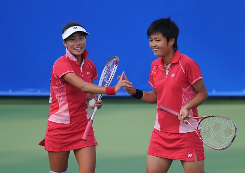 (亚运会)(1)软式网球——女双:中国选手赵蕾/辛雅妮