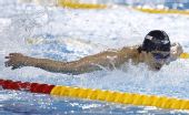图文：男子4X100米混合泳 选手周嘉威比赛中
