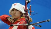 图文：射箭女子团体韩国队夺冠 张云录开弓放箭