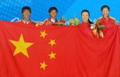 图文：帆船比赛颁奖仪式 中国队四名冠军合影