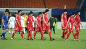 图文：女足朝鲜队获亚军 朝鲜队球员赛后离场