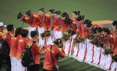 图文：女子曲棍球颁奖仪式举行 中国队获得金牌
