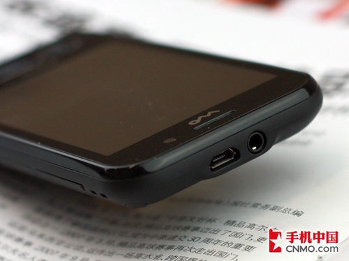 千元级Android 2.1 酷派W711真机图赏 