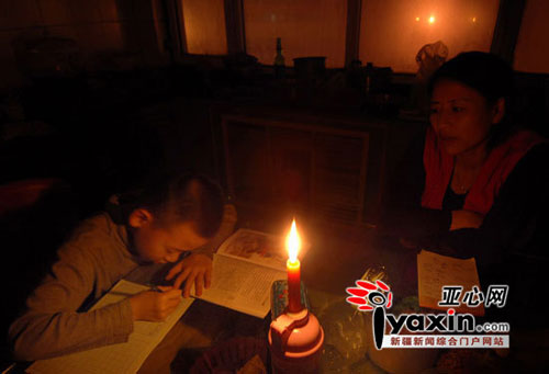 乌鲁木齐千户居民停电30小时 附近蜡烛脱销(图