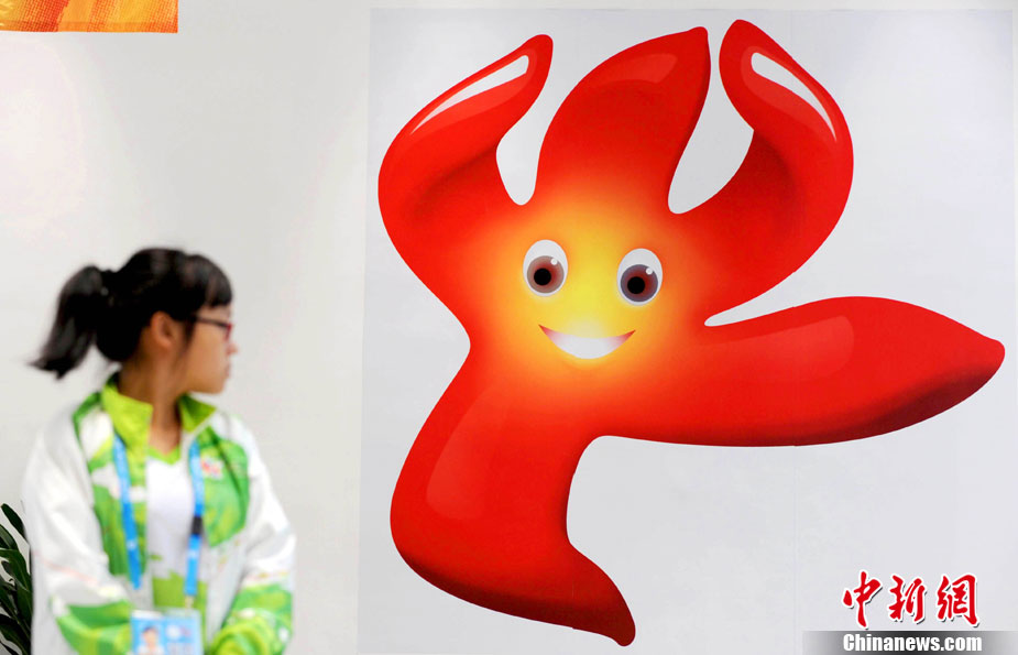 2010亚残运会吉祥物"芬芬"怡人可爱(组图)