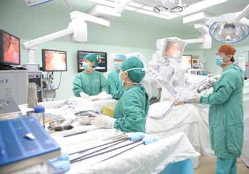 高长青教授揭秘达芬奇机器人心脏外科手术