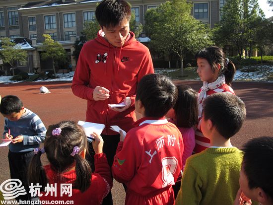 绿城球星被小记者问倒 空霸变 高叔叔