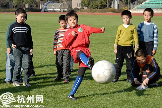 绿城球星被小记者问倒 空霸变 高叔叔