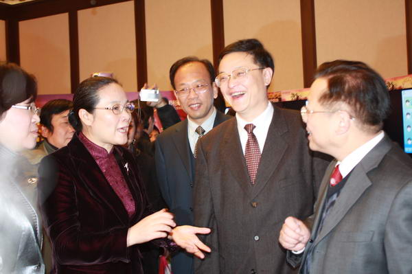 上海副市长赵雯出席活动