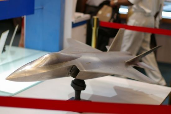 2009年印度航展上展出的先進中型戰鬥機（AMCA）模型。