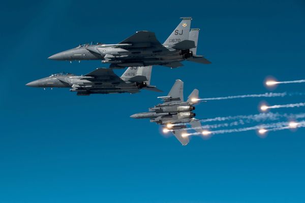 俄美空军今年将举行联合军演 f-22可能参演