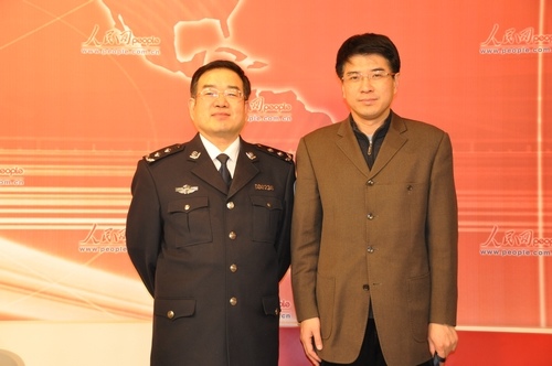 组图:公安部办公厅指挥中心主任程人华做客人民网