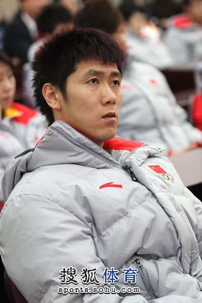 组图:中国亚冬代表团成立 周洋憨憨耿冰娃可爱