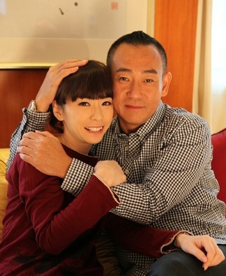 吴奇隆担任制片人的电视剧《完美丈夫》主演林保怡和潘仪君.