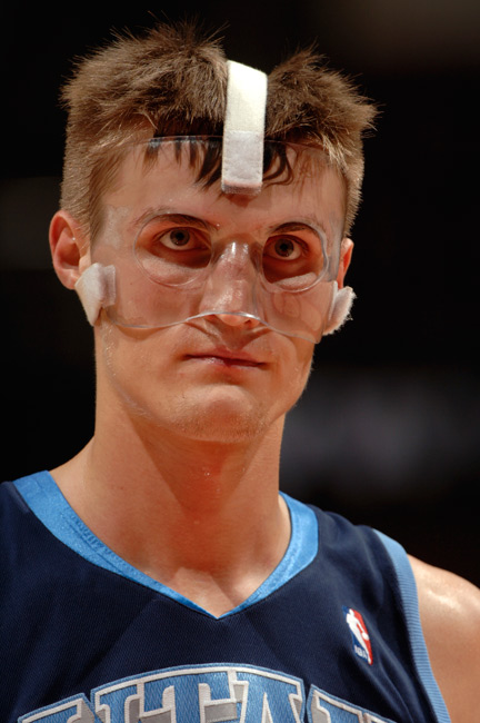 NBA球场20大面具侠:科比装扮怪异 麦蒂扮相潇