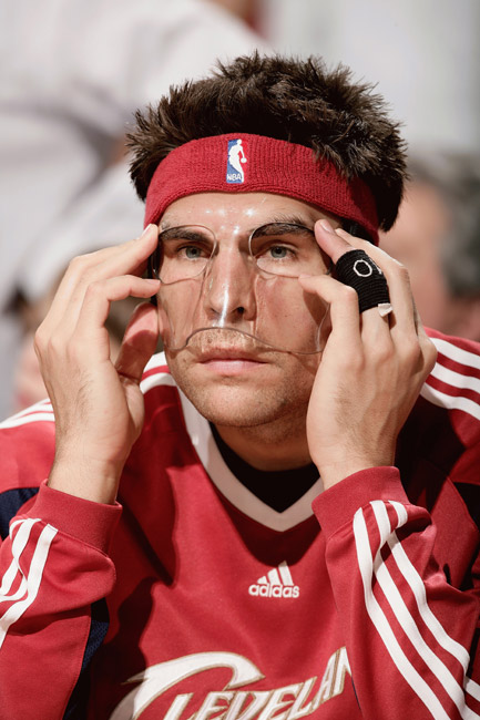 NBA球场20大面具侠:科比装扮怪异 麦蒂扮相潇
