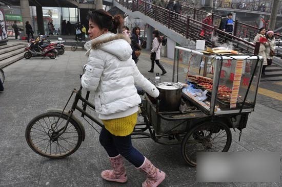 西安交大"糖葫芦西施"晒生活照 堪比校花(组图)