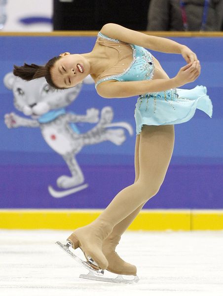 0 北京时间2月4日,2011年亚洲冬季运动会花样滑冰女单短节目比赛中